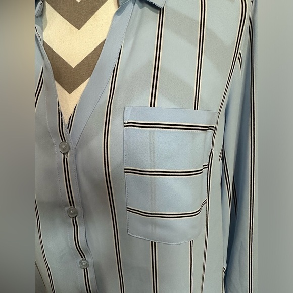 EXPRESS PORTOFINO Striped Button down Top size M/slim, EUC! - Picture 2 of 8